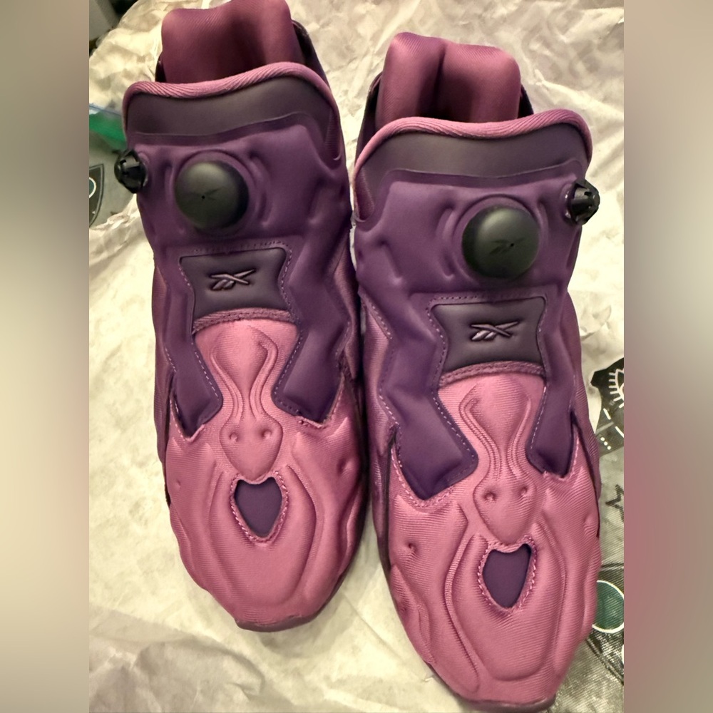 New Goat Exclusive Reebok Instapump Fury (Purple) size 9